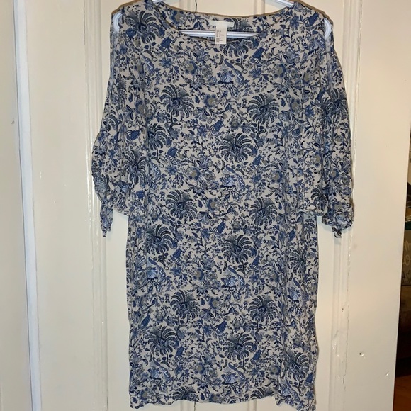H&M floral cotton dress with cold should style sleeves that tie. - Picture 1 of 4